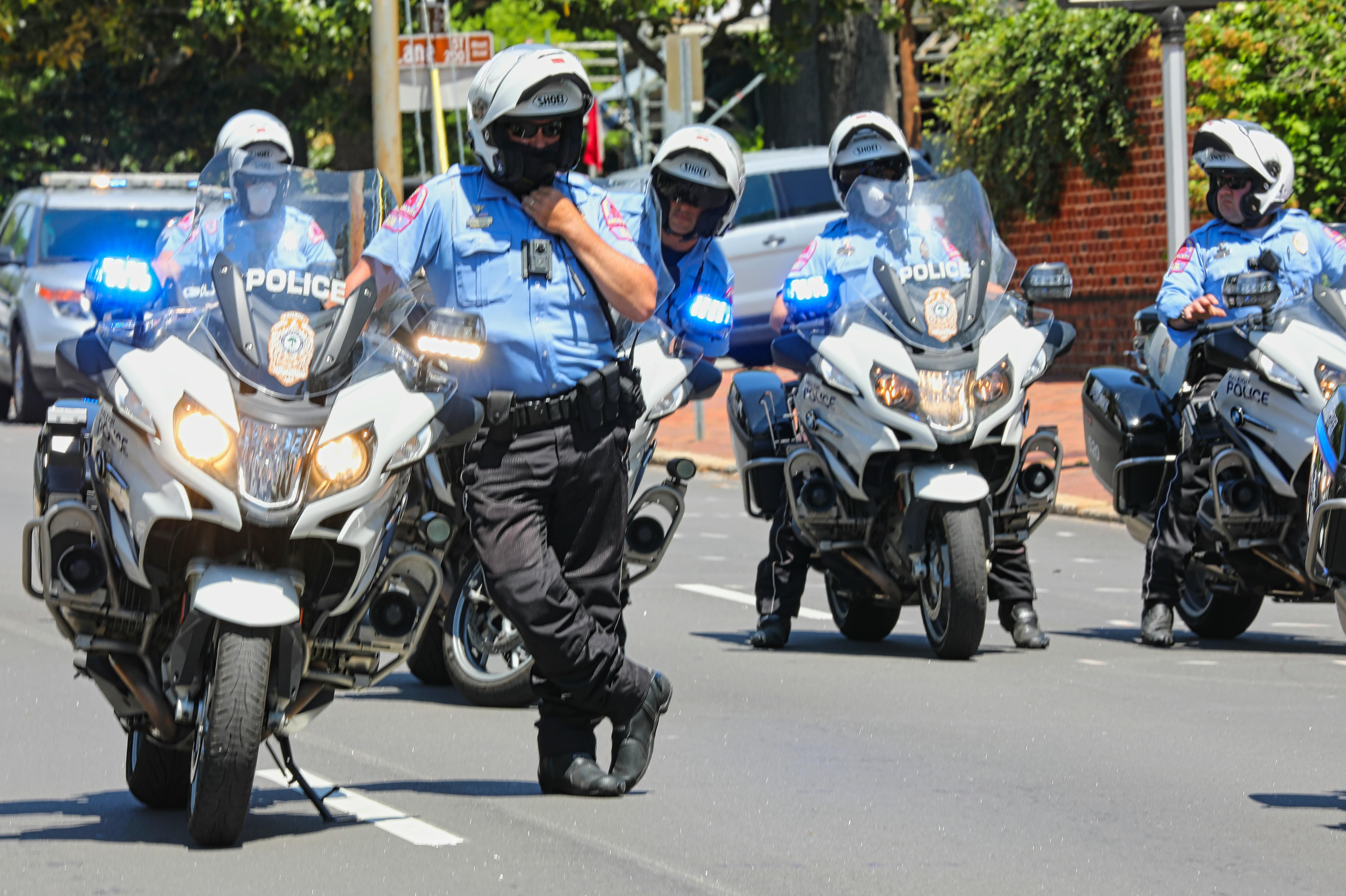 Devenir Guideur / Guideuse moto de convoi exceptionnel