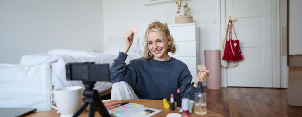 Devenir influenceur : définition, salaire, compétences, inconvénients