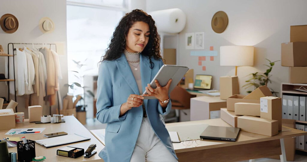 Une femme styliste d’intérieur
